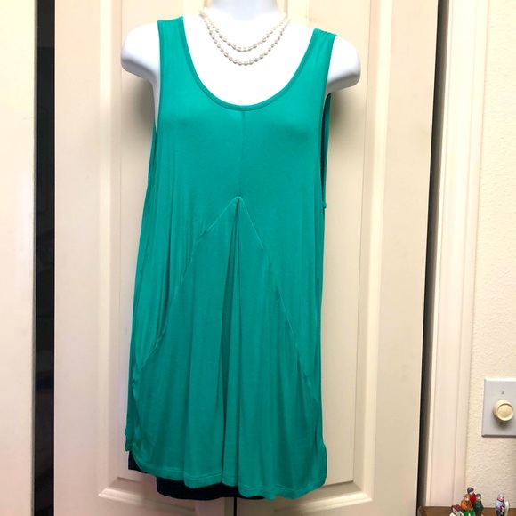 maternity blouse with a cool black lining that hangs in the back.sizeL - Picture 2 of 7